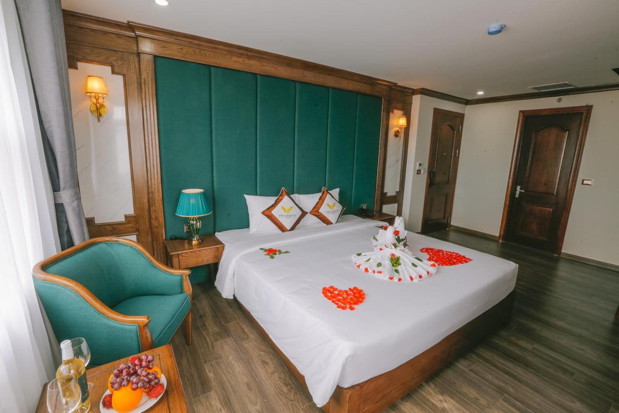 Prosperity Boutique Halong Hotel & Restaurent Ha Long Exterior photo